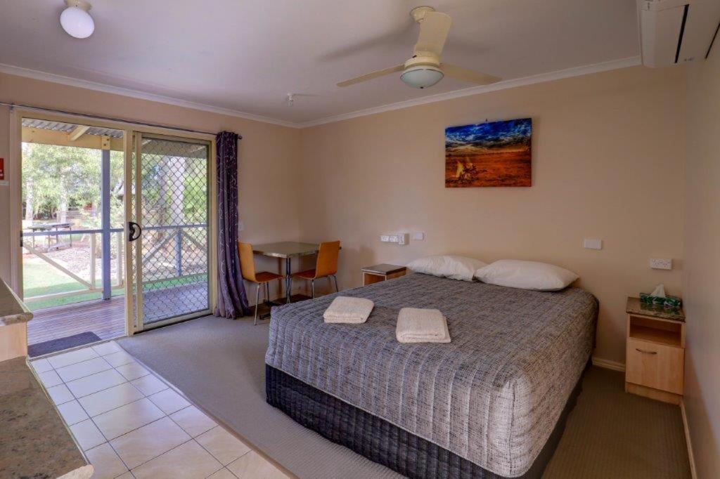Tambo Mill Motel & Caravan Park Exterior foto