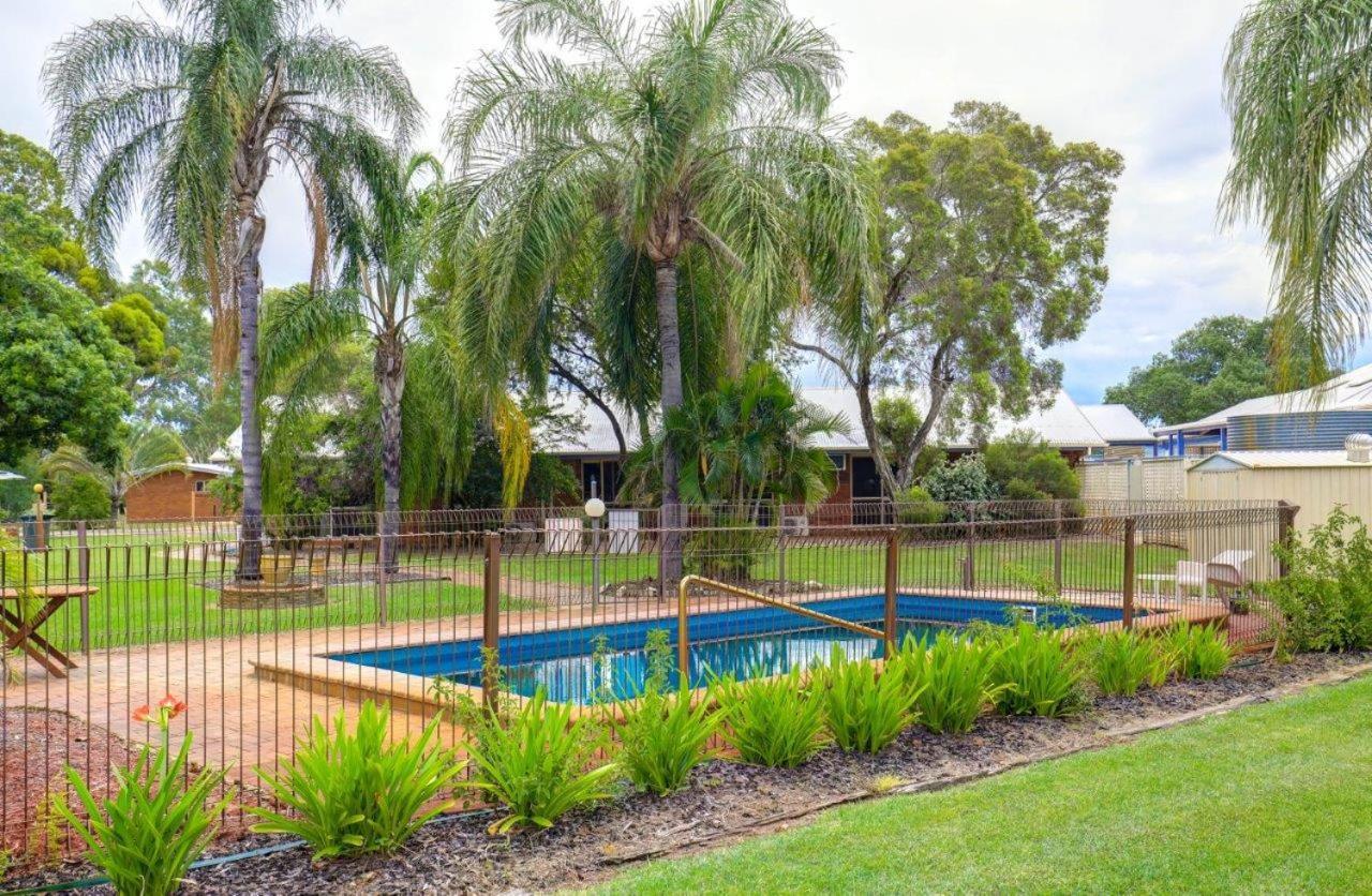 Tambo Mill Motel & Caravan Park Exterior foto