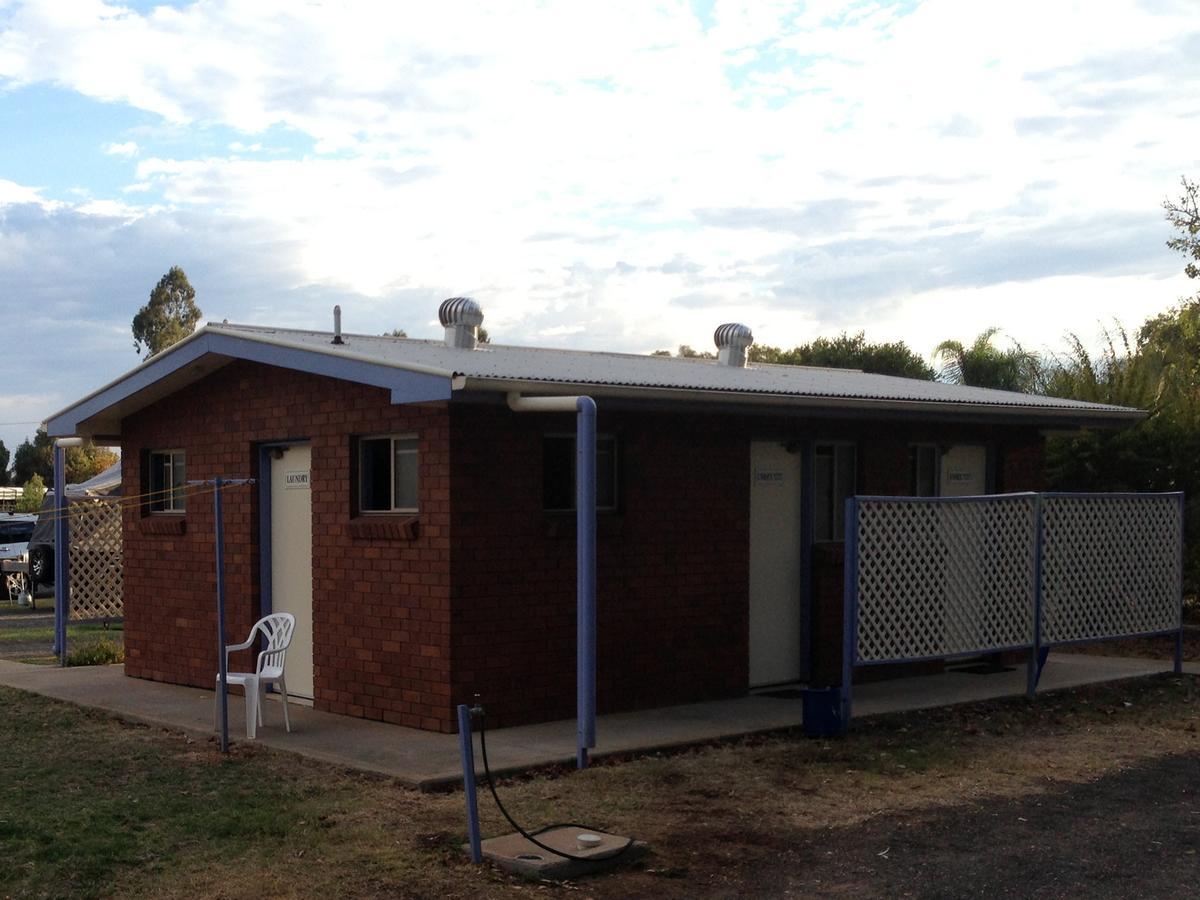 Tambo Mill Motel & Caravan Park Exterior foto